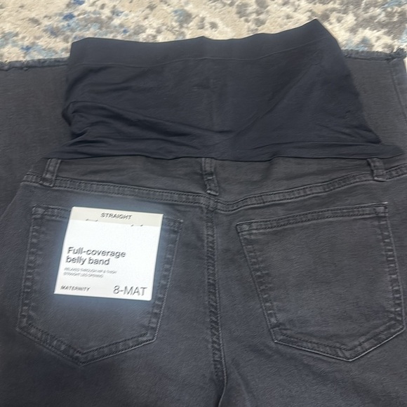 Maternity Over-The-Belly Cropped Straight-Leg
Jeans - Picture 8 of 8